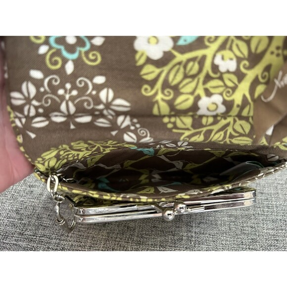 Vera Bradley Bi Fold Wallet With Kiss Coin Pocket & ID Holder Sittin In A Tree - Picture 4 of 9